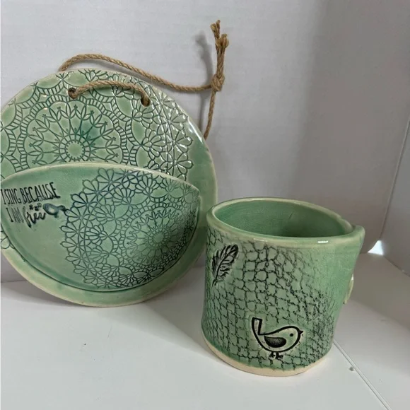 “I Sing Because I Am Free” Clay Wall Pocket and Cup Pen Holder. (4-N) - Picture 2 of 6